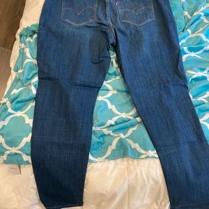 Levi’s 310 shaping super skinny size 18W